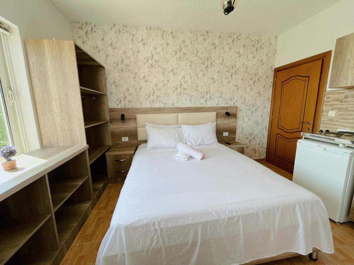 Guest House Koliqi - Hotel & Apartments Ulcinj Exteriör bild