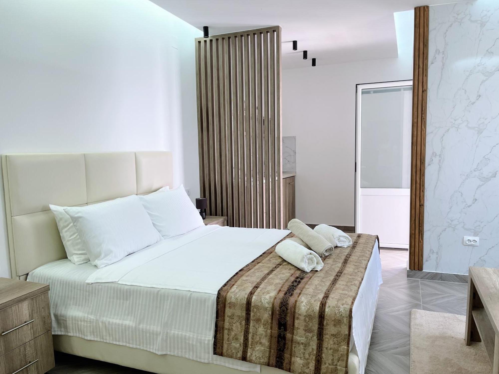 Guest House Koliqi - Hotel & Apartments Ulcinj Exteriör bild