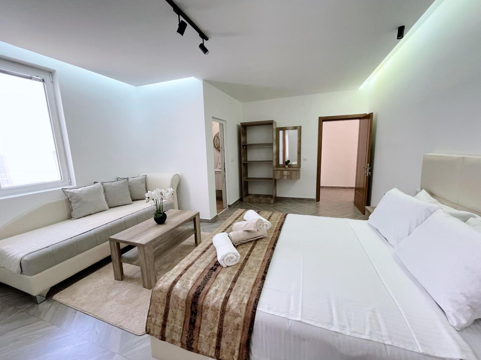 Guest House Koliqi - Hotel & Apartments Ulcinj Exteriör bild