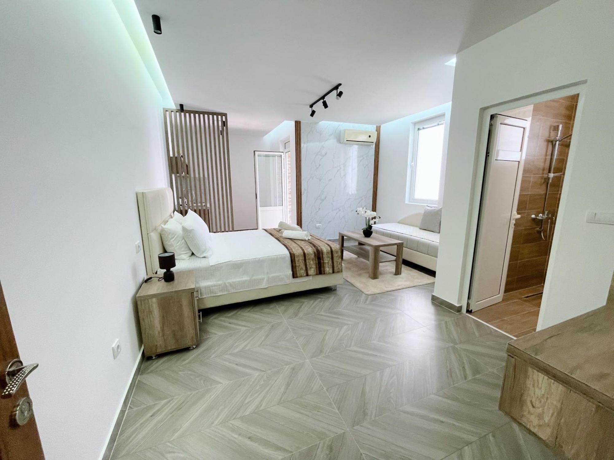 Guest House Koliqi - Hotel & Apartments Ulcinj Exteriör bild