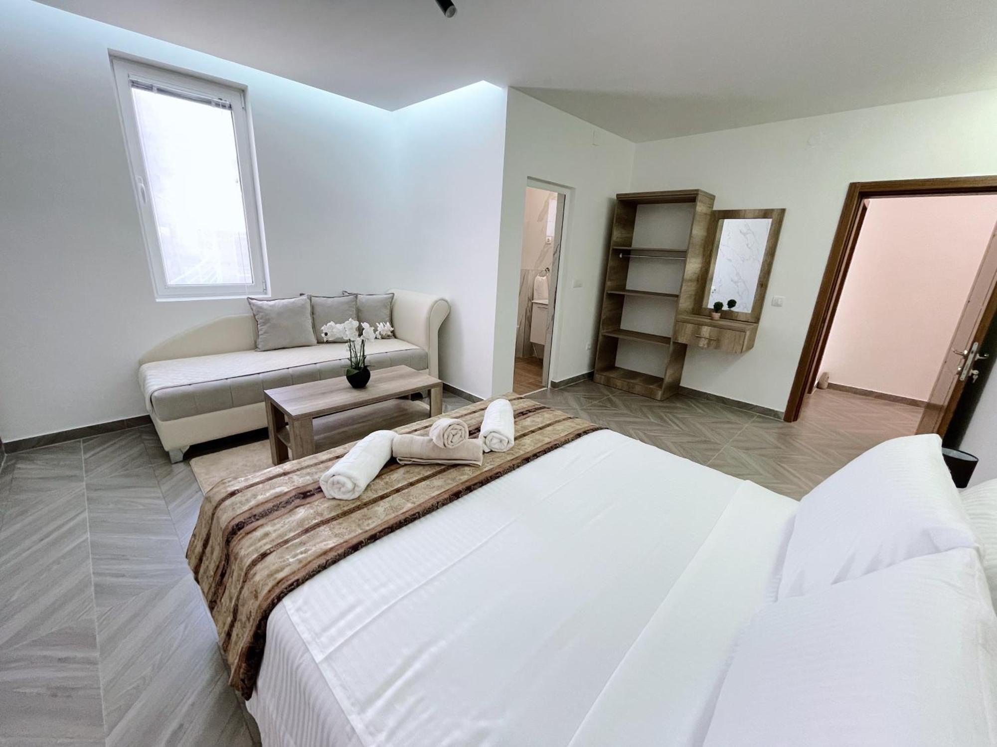 Guest House Koliqi - Hotel & Apartments Ulcinj Exteriör bild
